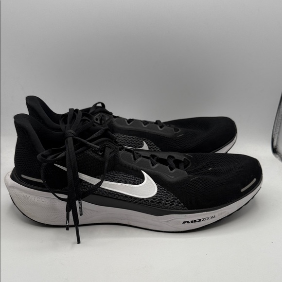 Nike Pegasus 41 Men's 13 Black and White Air Zoom Athletic Shoes